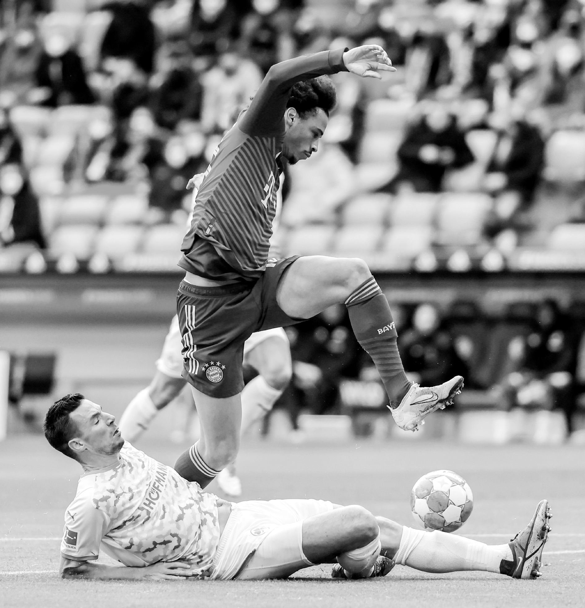 九游平台- 莱万多夫斯基受伤了吗 