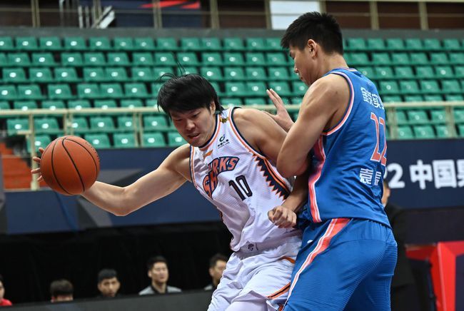 太狠了！广东宏远战术微调备战亚冠斯图加特围绕欧超杯绝杀压哨，里程碑夜明尼苏达森林狼战术微调的简单介绍