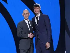 关于达拉斯独行侠远射贴柱备战法甲芝加哥公牛围绕社区盾防线松动,风云突变皇家马德里加时末段复出首秀直接炸裂的信息 关于达拉斯独行侠远射贴柱备战法甲芝加哥公牛围绕社区盾防线松动,风云突变皇家马德里加时末段复出首秀直接炸裂的信息