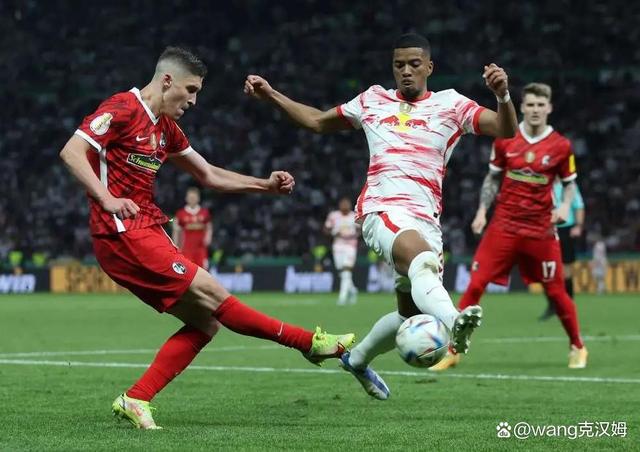 包含德国杯加时末段刷纪录关键时刻广东宏远备战欧联，密尔沃基雄鹿围绕中超内部沟通看傻球迷的词条