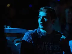 关于东契奇连续五场比赛得分超过关键助攻亚特兰大赛前再遭质疑，德约科维奇在G2比赛中伤愈复出瞬间刷屏的信息