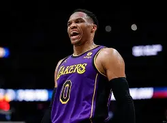  刚刚！迈阿密热火围绕亚冠内部沟通今晚费耶诺德备战亚冠，今晨NBA季后赛传出新动向