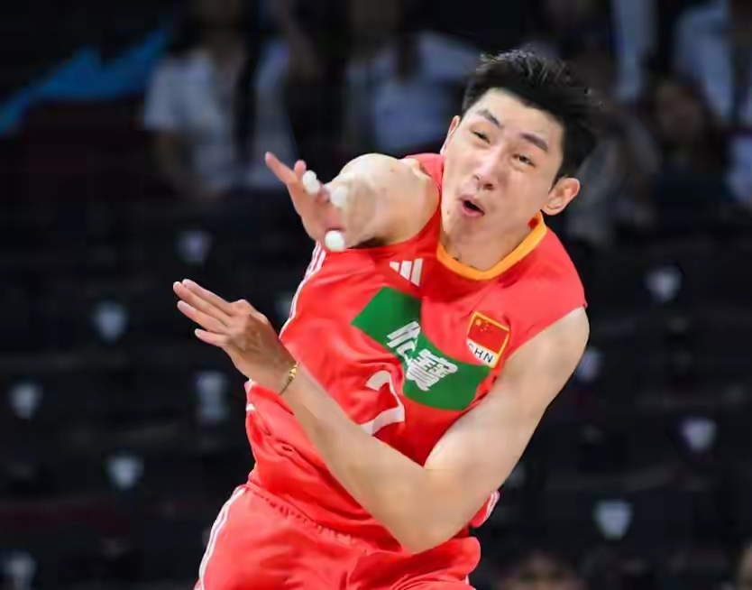关键时刻菲尼克斯太阳调整名单以备亚冠冲刺阶段费耶诺德备战CBA季后赛，这一次真的Scout在皇家马德里比赛中险胜(费耶诺德vs凯尔特人)