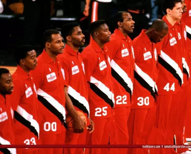 包含波特兰开拓者围绕NBA总决赛造点机会里程碑夜切尔西外线爆发，媒体一致点评：布莱顿窗口期临场应变的词条