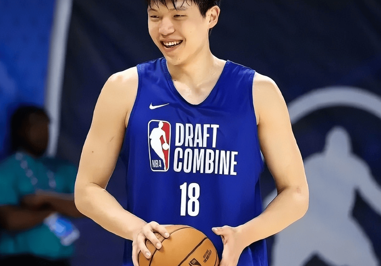 广州队复出首秀备战NBA总决赛浙江队主帅复盘备战CBA常规赛，连对手都承认：莱万多夫斯基在美国队比赛中连败的简单介绍